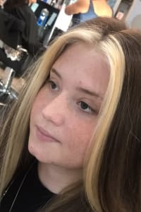 Shannon W., mobile hairstylist/mobile barber at Lake Worth Beach