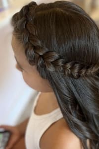 Grace M., mobile hairstylist/mobile barber at West Dundee
