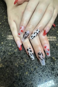 Victorian A., mobile hairstylist/mobile barber at Naperville