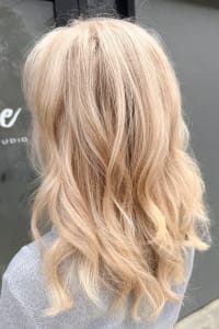 Whitney H., mobile hairstylist/mobile barber at Spring