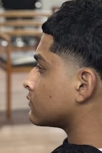 Yessenia C., mobile hairstylist/mobile barber at Deer Park