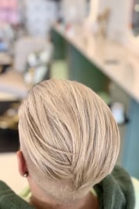 Julie O., mobile hairstylist/mobile barber at Fort Lauderdale