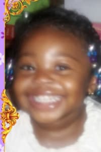 Danisha Z., mobile hairstylist/mobile barber at St. Petersburg