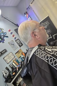 Nicholas V., mobile hairstylist/mobile barber at Carol Stream