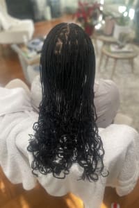 Alexus W., mobile hairstylist/mobile barber at Union City