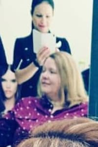 Henriett N., mobile hairstylist/mobile barber at Tampa