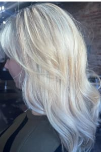 Elicya M., mobile hairstylist/mobile barber at Independence