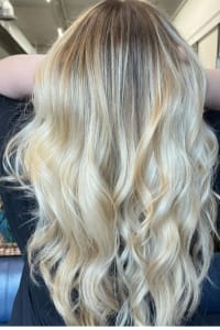 Elicya M., mobile hairstylist/mobile barber at Independence