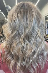 Elicya M., mobile hairstylist/mobile barber at Independence