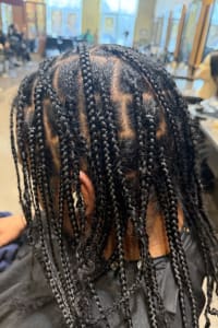 Angel M., mobile hairstylist/mobile barber at Philadelphia