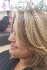 Diana L., mobile hairstylist/mobile barber at Hialeah