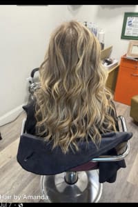 Amanda M., mobile hairstylist/mobile barber at Fort Worth