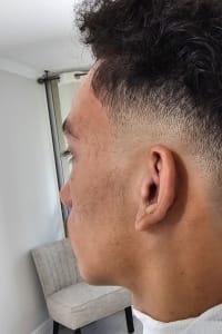 John paul S., mobile hairstylist/mobile barber at Davie