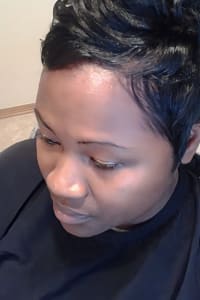 Kindra T., mobile hairstylist/mobile barber at Argyle