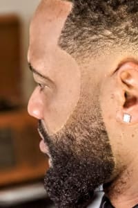 Kenneth H., mobile hairstylist/mobile barber at Brandon