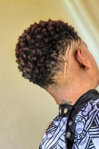 Kenneth H., mobile hairstylist/mobile barber at Brandon