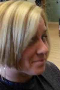 Linda P., mobile hairstylist/mobile barber at White