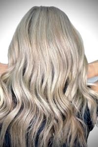 Joanna B., mobile hairstylist/mobile barber at Naperville