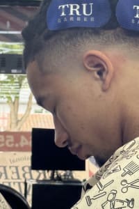 Khyri R., mobile hairstylist/mobile barber at Lauderdale Lakes