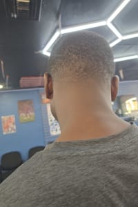 Khyri R., mobile hairstylist/mobile barber at Lauderdale Lakes