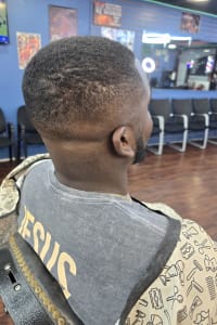 Khyri R., mobile hairstylist/mobile barber at Lauderdale Lakes