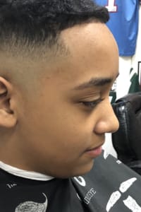 Robert F., mobile hairstylist/mobile barber at Spring Hill