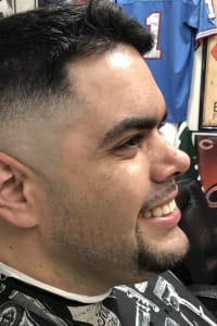 Robert F., mobile hairstylist/mobile barber at Spring Hill