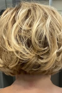 Lisa M., mobile hairstylist/mobile barber at Fort Lauderdale