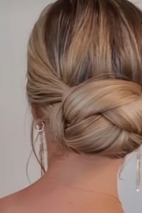 Lisa M., mobile hairstylist/mobile barber at Fort Lauderdale