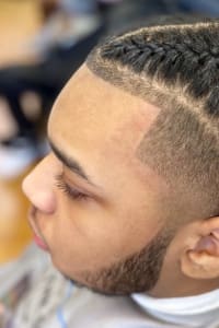 Kertavious H., mobile hairstylist/mobile barber at Riviera Beach