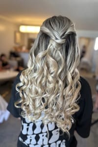 Patricia D., mobile hairstylist/mobile barber at Tampa