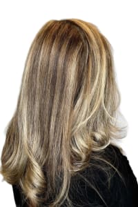 Davanay E., mobile hairstylist/mobile barber at Fort Lauderdale