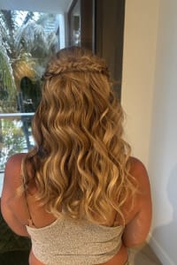 Diana R., mobile hairstylist/mobile barber at Hollywood