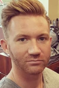 Mike H., mobile hairstylist/mobile barber at Washington