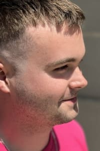 Mike H., mobile hairstylist/mobile barber at Washington