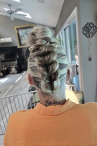 Florencia G., mobile hairstylist/mobile barber at Somerville