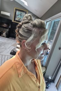 Florencia G., mobile hairstylist/mobile barber at Somerville