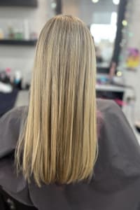 Kim F., mobile hairstylist/mobile barber at North Aurora