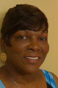 Dina M., mobile hairstylist/mobile barber at Stockbridge