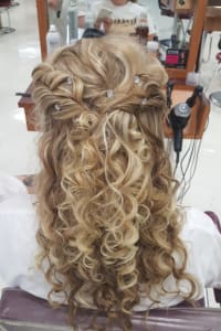 Courtney C., mobile hairstylist/mobile barber at KCMO