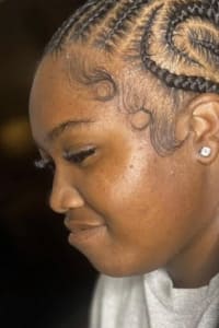 Nakyria J., mobile hairstylist/mobile barber at Lancaster