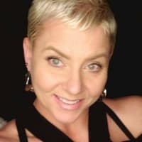 Kelly M., mobile hairstylist/mobile barber at Covington