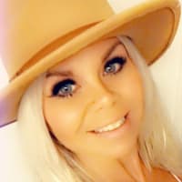Lisa T., mobile hairstylist/mobile barber at Port St. Lucie
