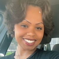 Tianna B., mobile hairstylist/mobile barber at Arlington