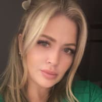 Book Julie O., mobile stylist in Fort Lauderdale - DashStylists