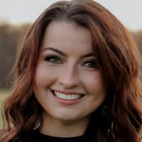 Destiny E., mobile hairstylist/mobile barber at Washington
