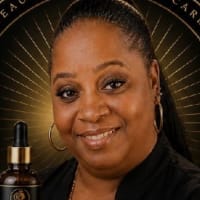 Joyce J., mobile hairstylist/mobile barber at Phoenix