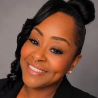 Shaneria M., mobile hairstylist/mobile barber at Dallas