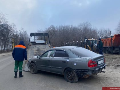 Во Владимире продолжается эвакуация брошенных и разукомплектованных автомобилей