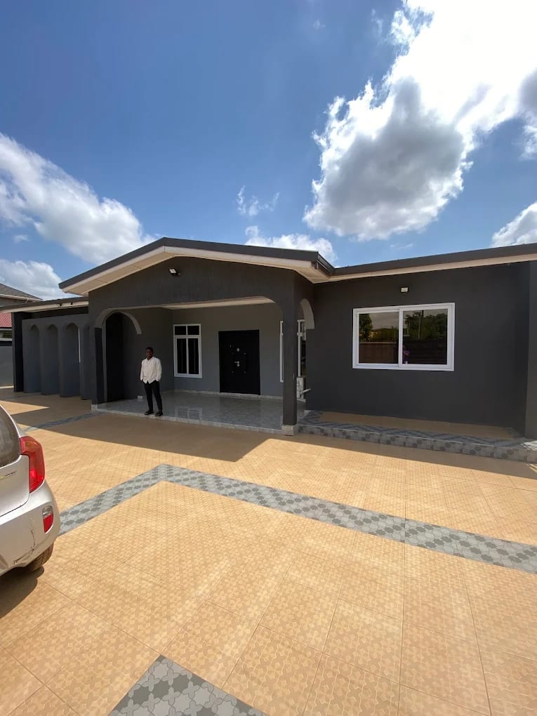 Jealyn Exterior Front View